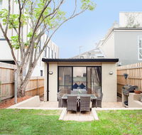 RIPPLES-hosted byL'Abode Accommodation - Newcastle Accommodation