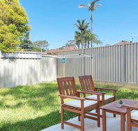 Riverwood Bright 3 Bedroom House with Parking - Newcastle Accommodation