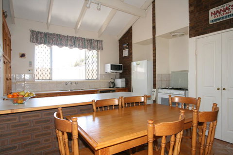 Safety Bay Guest House - Newcastle Accommodation 2
