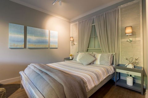 Sailaway Beach House - New Castle Tourism 0