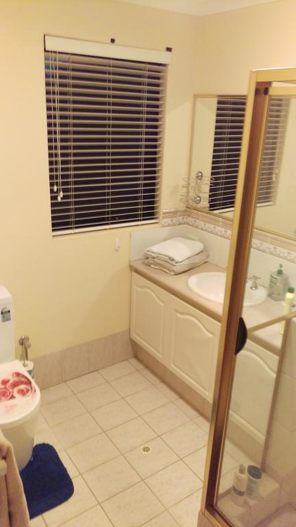 Sallys B&b - Newcastle Accommodation 1