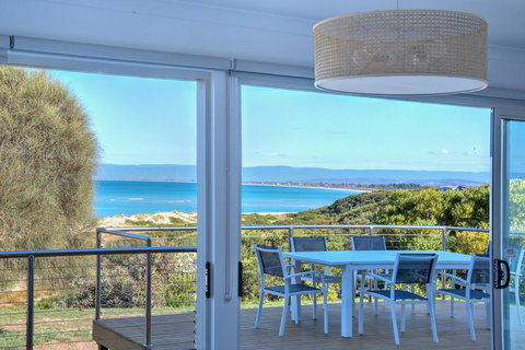 Sandbar Beach House - Newcastle Accommodation 0