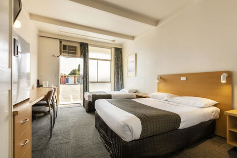 Sandbelt Club Hotel - Newcastle Accommodation 2