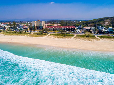 Sandrift Beachfront Apartments - Newcastle Accommodation 2