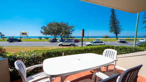 Sandrift Beachfront Apartments - Newcastle Accommodation 1
