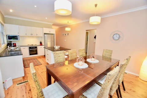 Scenic Cottage Of Katoomba - Newcastle Accommodation 2