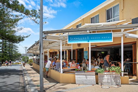 Seabreeze Beach Hotel - Newcastle Accommodation 0