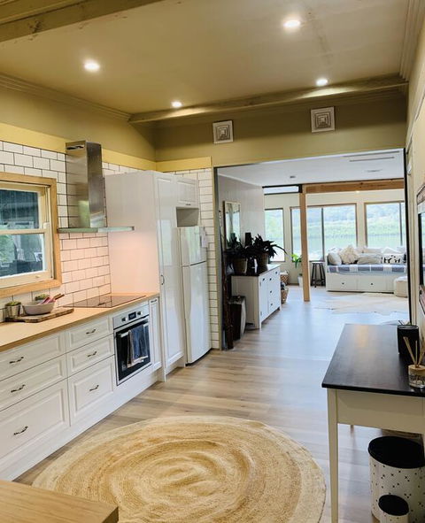 Secluded Waterfront House On Rainforest Acerage - Newcastle Accommodation 3