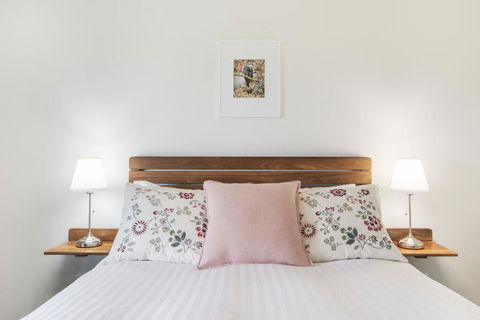 Shambhala Guesthouse - Newcastle Accommodation 1