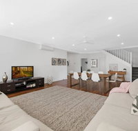 Shelly Beach Family Hideaway - Pool Beach Golf - Newcastle Accommodation