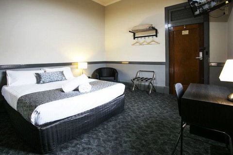 Shenanigans At The Imperial - Newcastle Accommodation 3