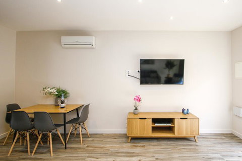 Shepparton Lakeside Serviced Apartment - Newcastle Accommodation 2