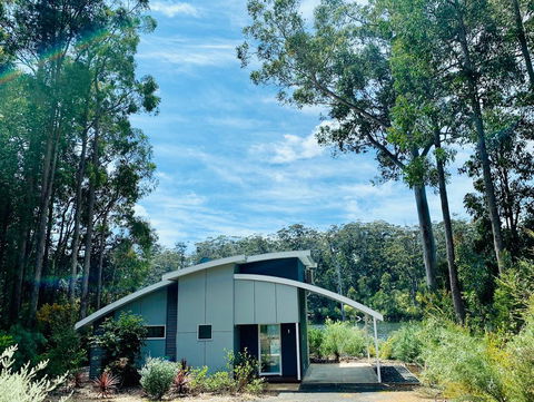 Silkwood Estate - New Castle Tourism 0