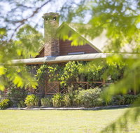 Silky Oak Cottage - Newcastle Accommodation