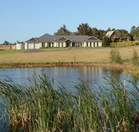 Silver Springs Estate 4br house  6br house with Wifi Pool. Fireplace Views Olives and Space - Newcastle Accommodation