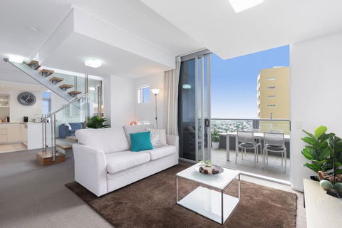 SK1 - Spotless 2BR SkyHome Long Stays Welcome - New Castle Tourism 3