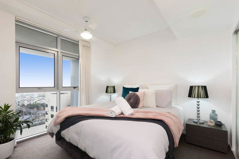 SK1 - Spotless 2BR SkyHome Long Stays Welcome - New Castle Tourism 2