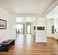 Skymirror Villa - Newcastle Accommodation