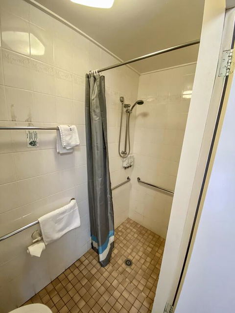 Snow Season Motor Inn - Newcastle Accommodation 3