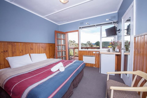 Snowview Units - Newcastle Accommodation 1