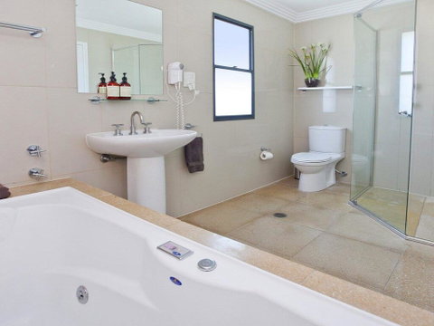 Something Special@Harbourside - Newcastle Accommodation 3