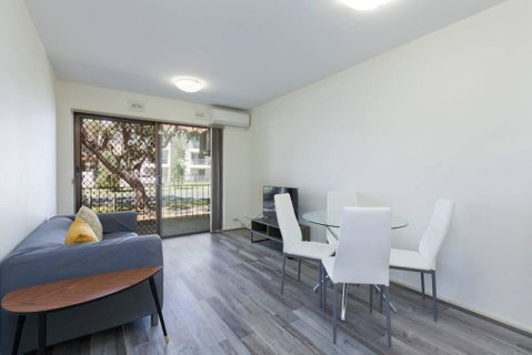 South Perth Perfect Location Free WIFI & Parking - Newcastle Accommodation 0