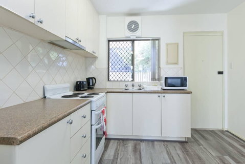 South Perth Perfect Location Free WIFI & Parking - Newcastle Accommodation 2