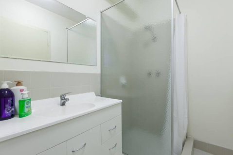 South Perth Perfect Location Free WIFI & Parking - Newcastle Accommodation 3