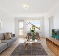 Spacious apartment in trendy Sydney neighbourhood - Newcastle Accommodation