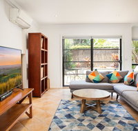 Spacious Home in the Heart of Avalon Beach - Newcastle Accommodation