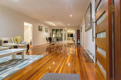 Spacious House In Heart Of Surfers Paradise - New Castle Tourism 0