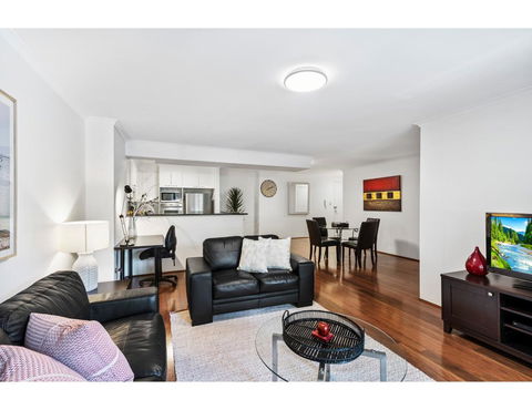 Spacious Retreat Walking Distance From City Centre - New Castle Tourism 3