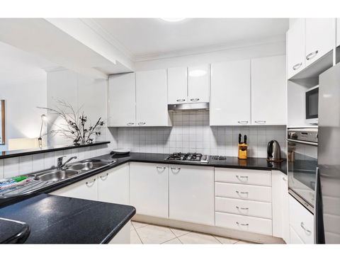Spacious Retreat Walking Distance From City Centre - New Castle Tourism 2