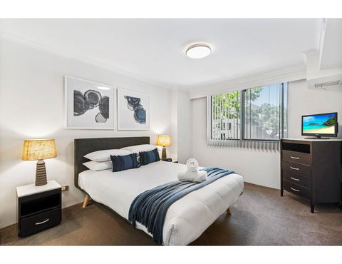 Spacious Retreat Walking Distance From City Centre - New Castle Tourism 1