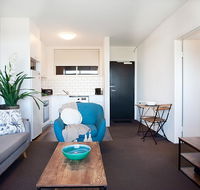 Sprawling City Views and Balcony in Cosy Apartment - New Castle Tourism