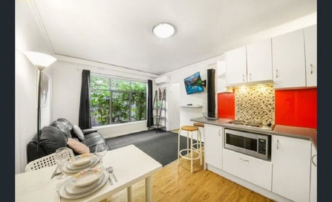 St Kilda All Inclusive - Newcastle Accommodation 0