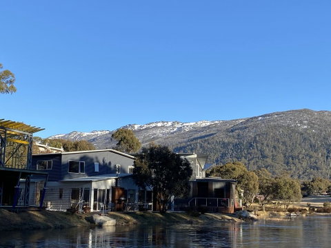 Stillwater Chalet A- Lake Crackenback - Newcastle Accommodation 2