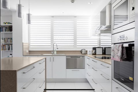 Stunning Burleigh Beach Apartment - Newcastle Accommodation 1