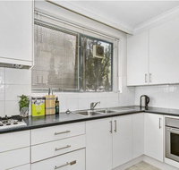 Stunning Hidden Gem in the Heart of St. Kilda 2 Bed 1 Bath Free WiFi Carpark  Netflix - Newcastle Accommodation