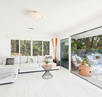 Stunning Oceanview Retreat Between Beach and Bush - Newcastle Accommodation