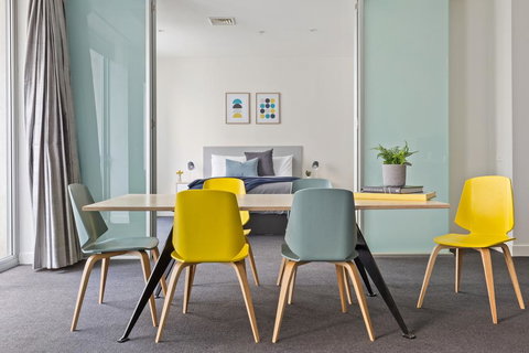 Stunning, Central Huge CBD Pad, Free WiFi, Netflix - Newcastle Accommodation 0