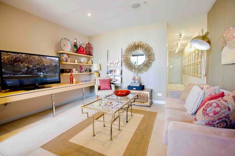 Stylish 1 Bedroom Apartment Amazing City Views - New Castle Tourism 2