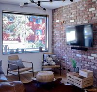 Stylish Modern Apartment Located In Marrickville - Newcastle Accommodation