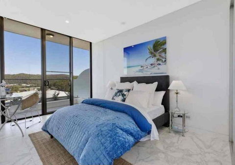 Stylish Penthouse With Views & Jacuzzi - New Castle Tourism 2