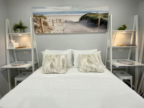 STYLISH UNIT - CLOSE TO DREAMWORLD - Newcastle Accommodation 2