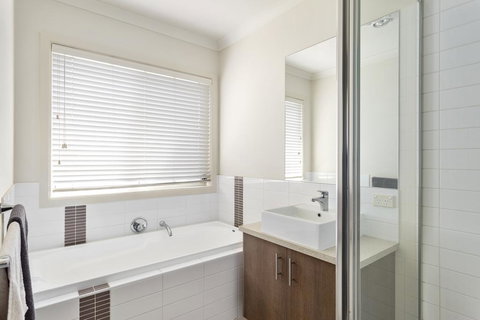 Summer Breeze - New Castle Tourism 2