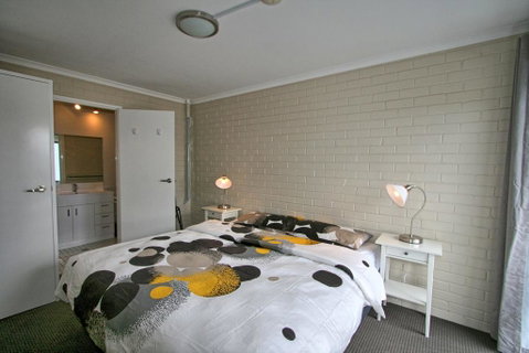 Summit 12/35 Clyde Street - Newcastle Accommodation 3
