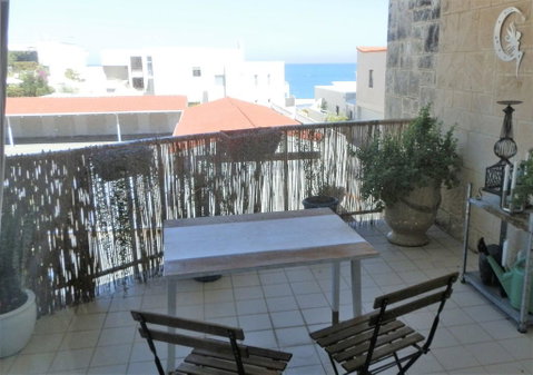 Sun, Sand, Sea And Salty Kisses Cottesloe Beach House - Newcastle Accommodation 3