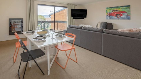Sunrise 16, 3 Bedroom Apartment - Newcastle Accommodation 0