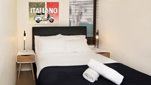 Sunrise 16, 3 Bedroom Apartment - Newcastle Accommodation 2